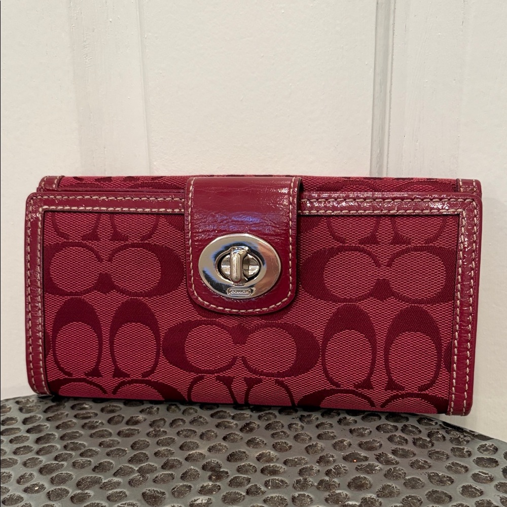 Rare Y2K Coach Cherry 🍒 Red Signature Jacquard Turnlock Wallet